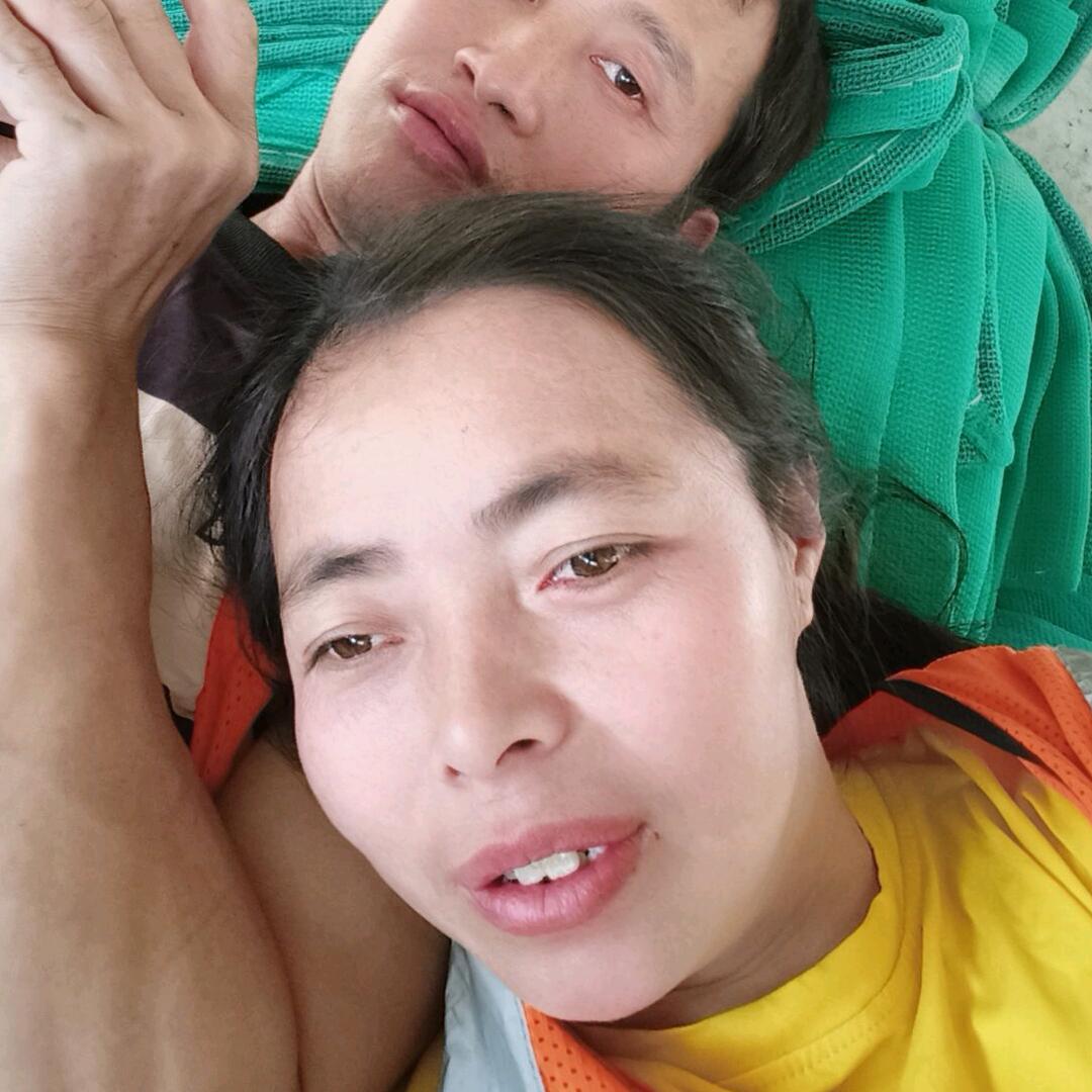 付小何