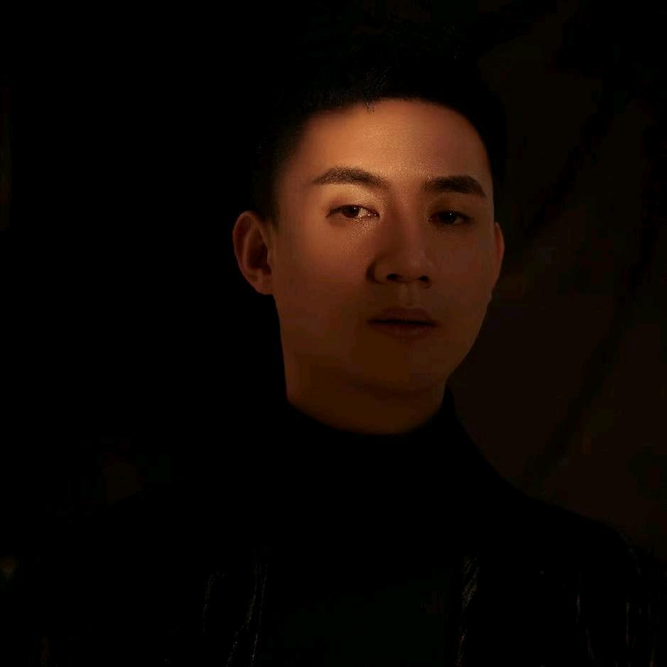 云克伟设计师
