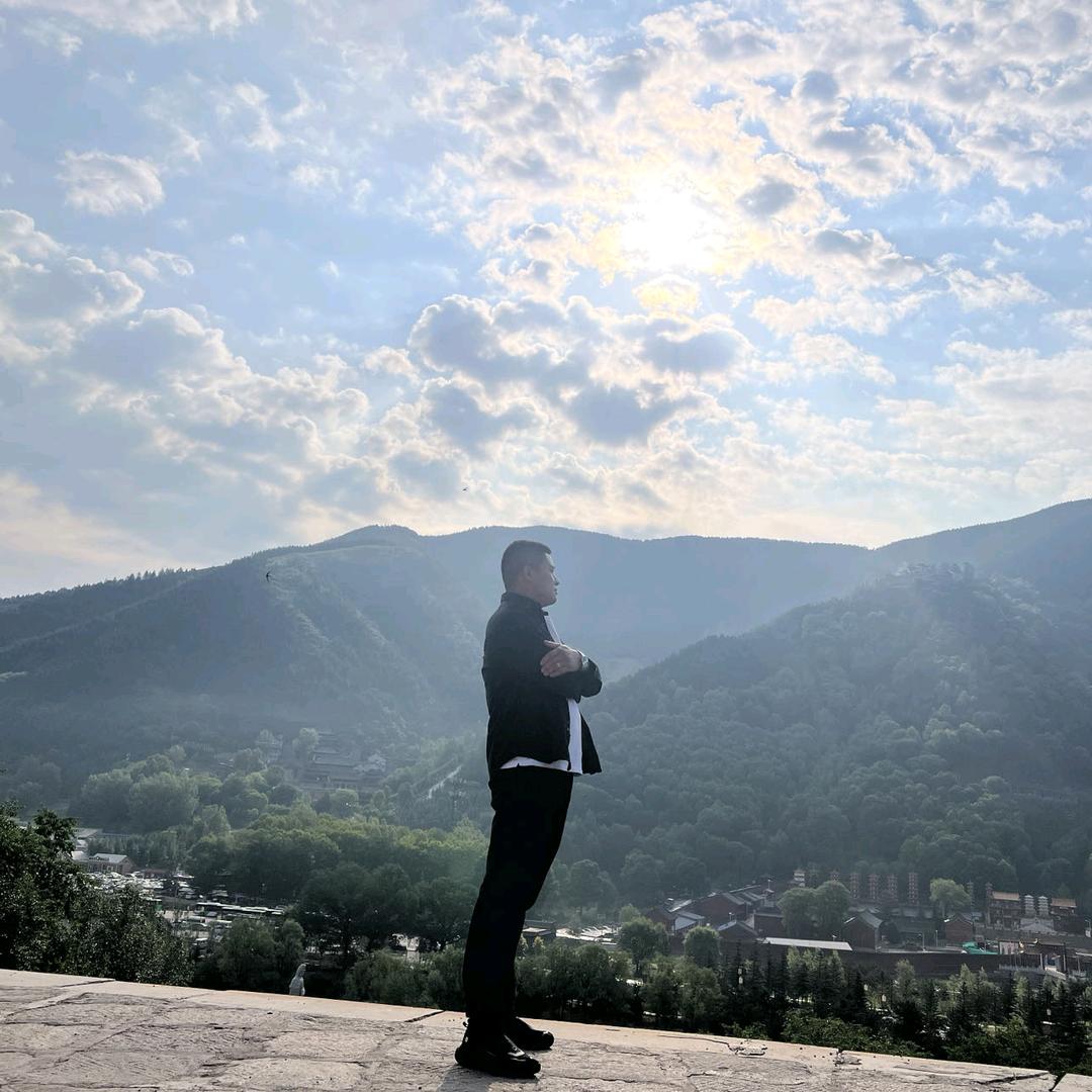 包头市稀土开发区浩龙汽贸有限责任公司