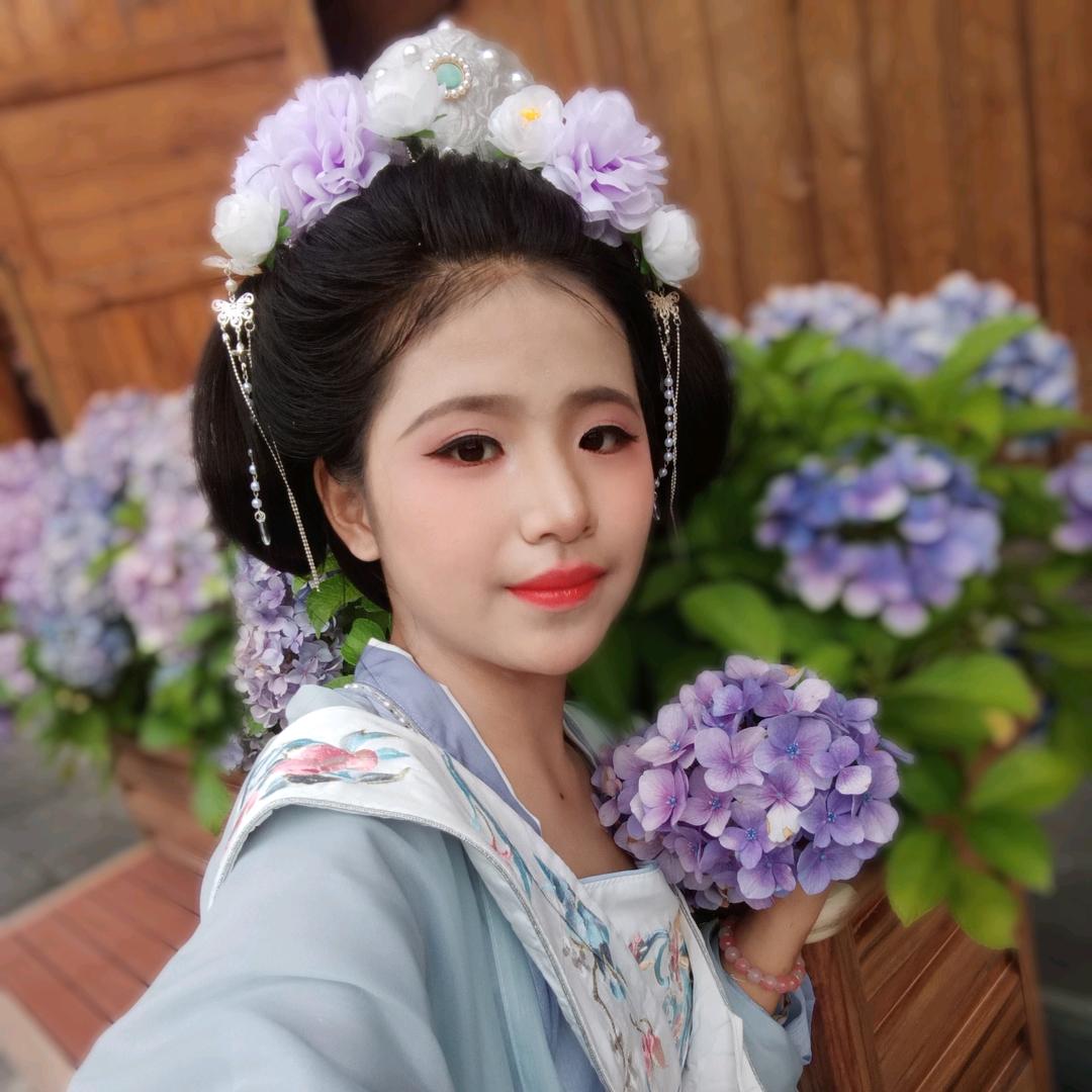 是文卿吖