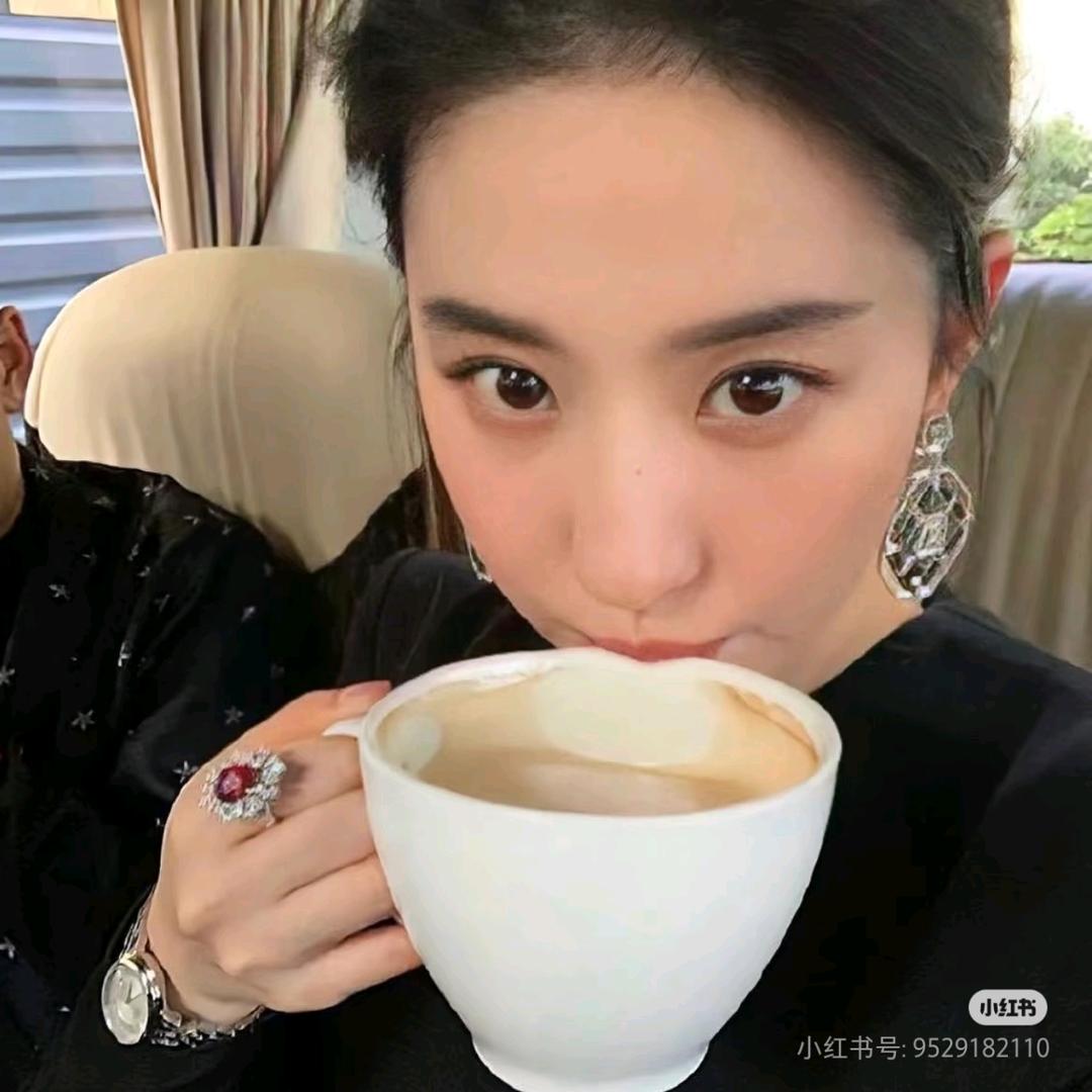 心想事成的漂亮富婆