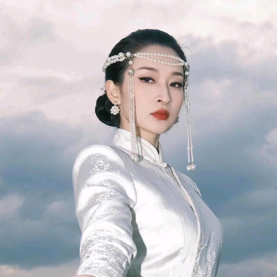 东长寿商业街门楼口旁，二嫂拉面馆，香辣虾