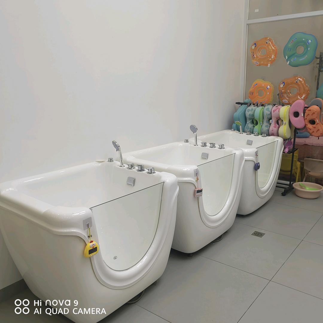 在深圳儿推店婴幼游泳馆的老吴