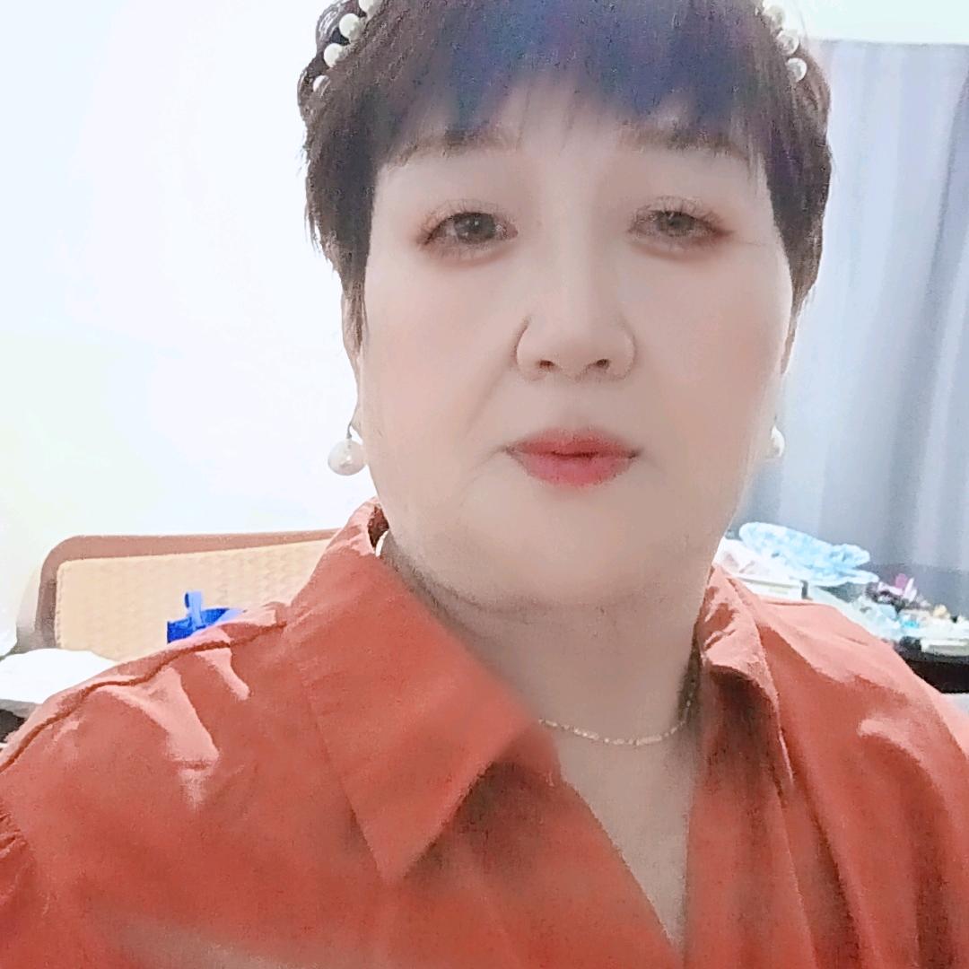 秋姐，每天晚上8点十分直播