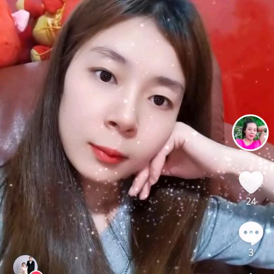 村里有个姑娘叫小芳