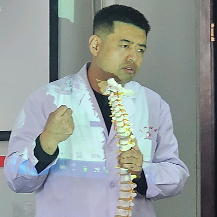 王吉龙脊柱矫正