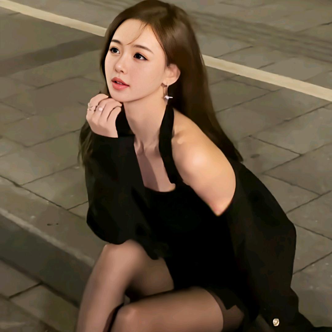 靘姸