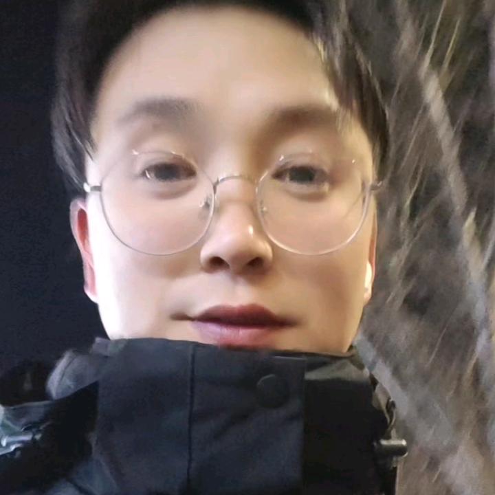 君子坦荡荡