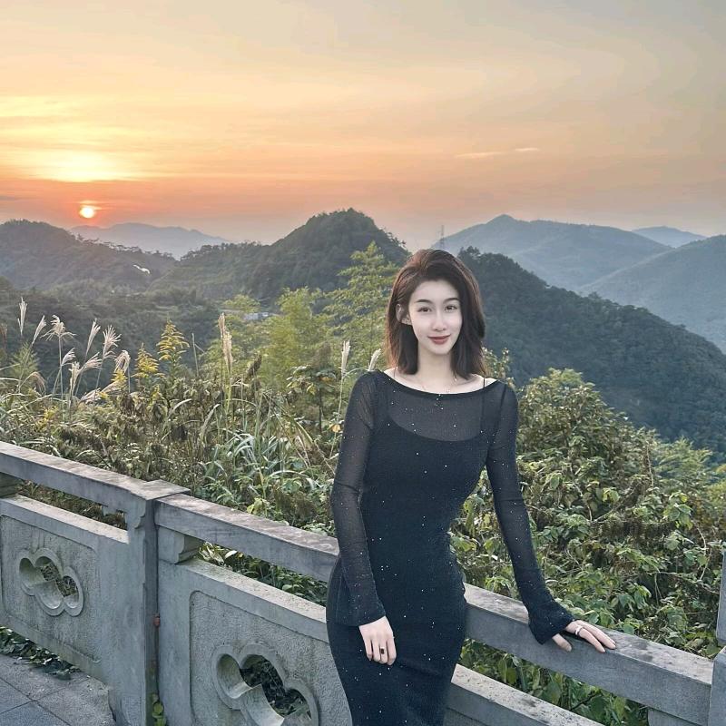 23岁女孩卖咖啡豆和新中式茶包