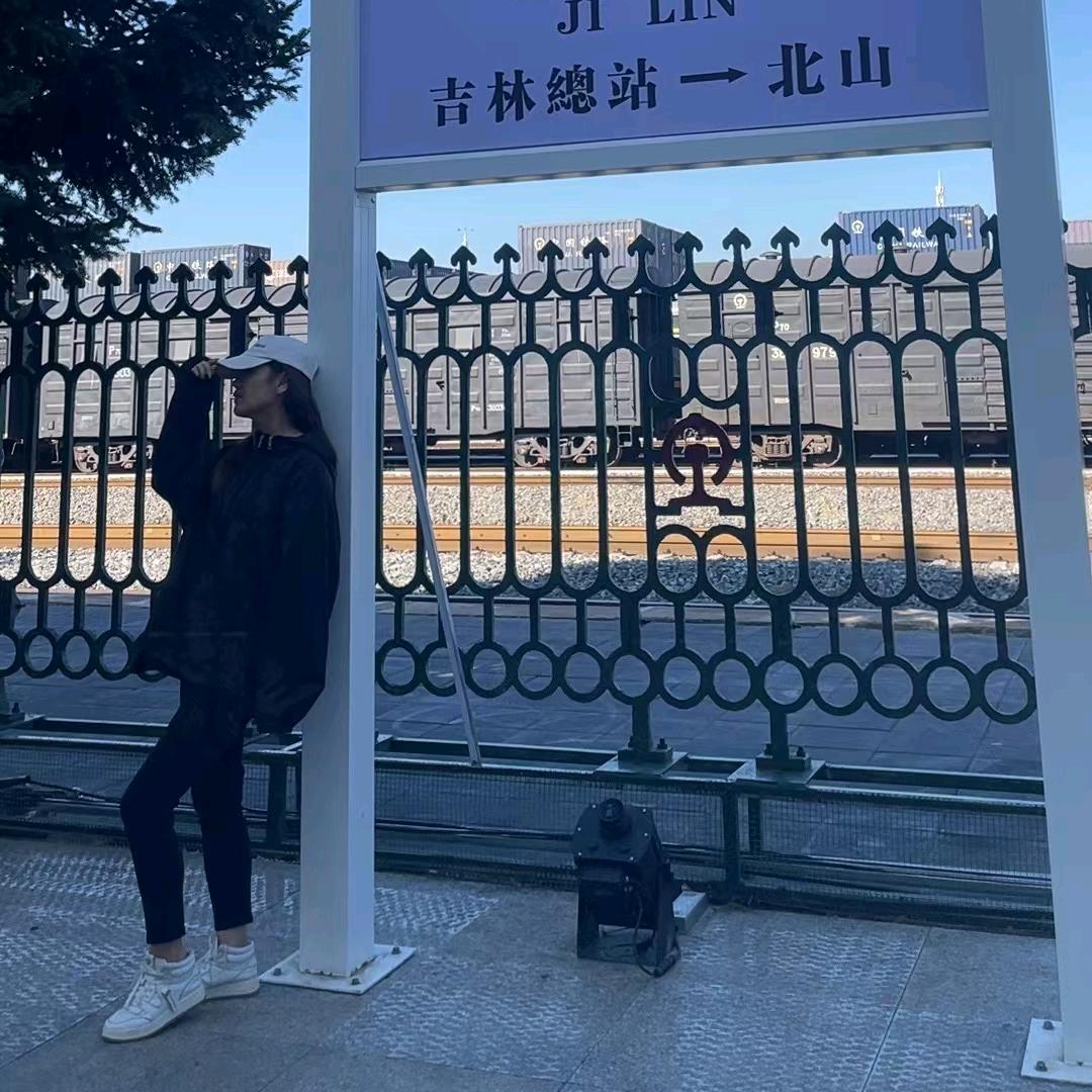 8零小妖烧烤官方号