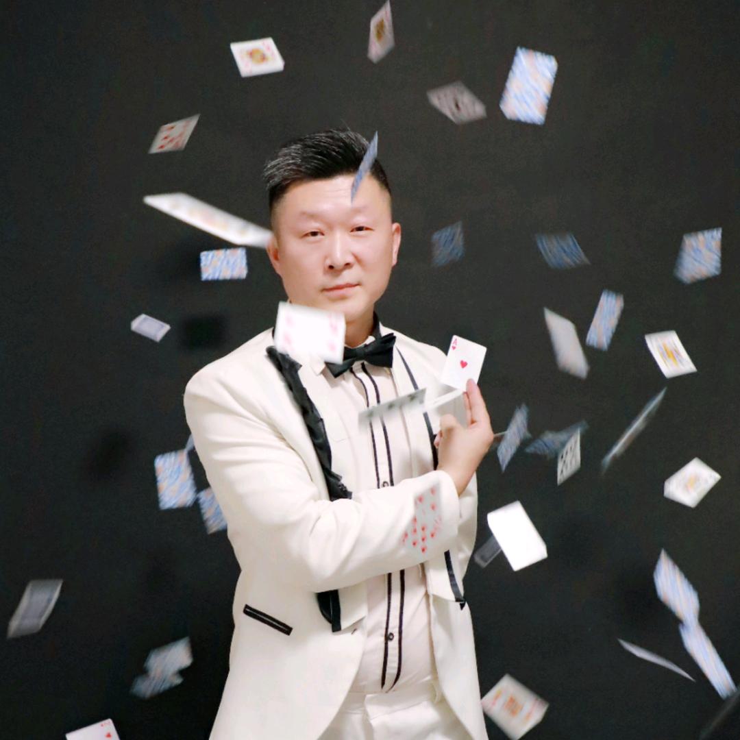 小伟飞牌