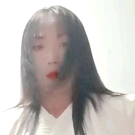 草莓🍓开心快乐