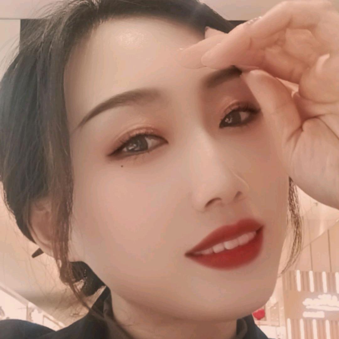 领导夹菜我转桌