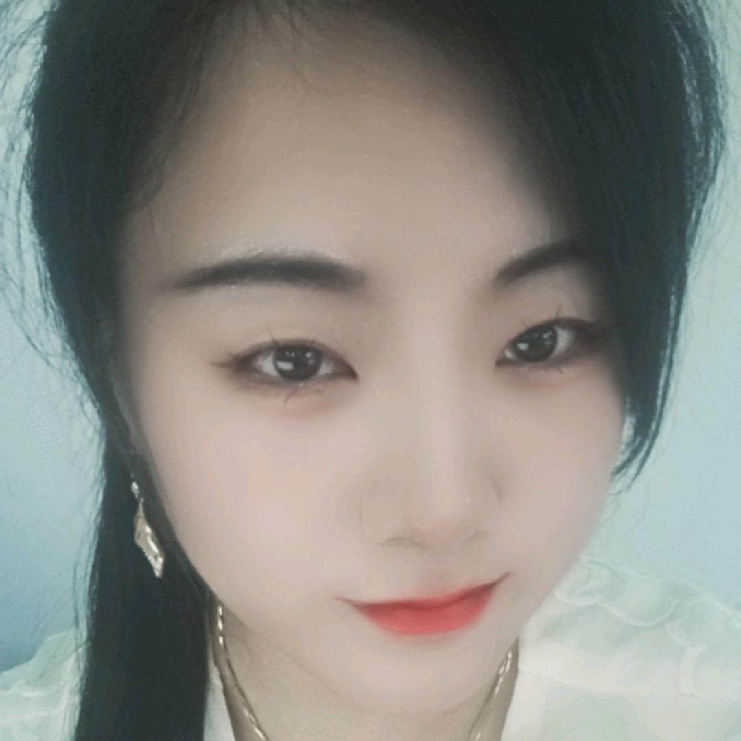 月月吖吖