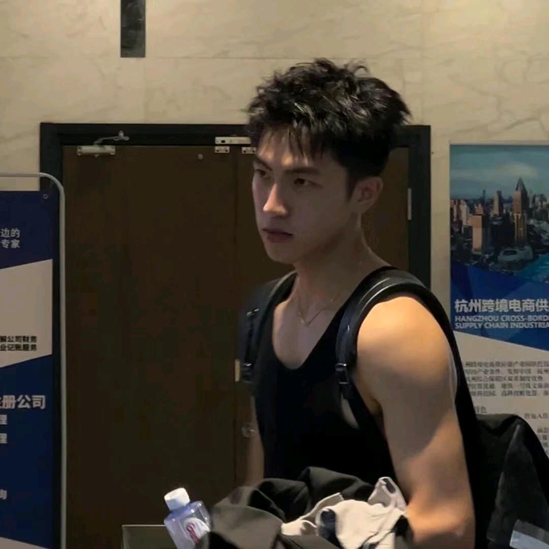 一条小黄魚
