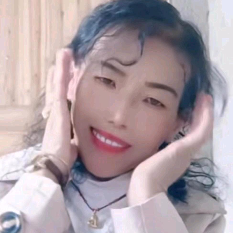 一家三口非常幸福