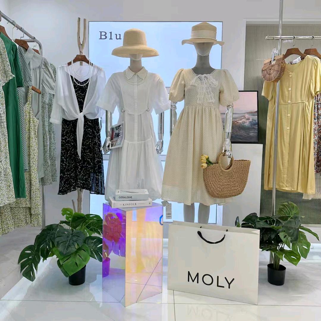 拉谷谷品牌折扣店