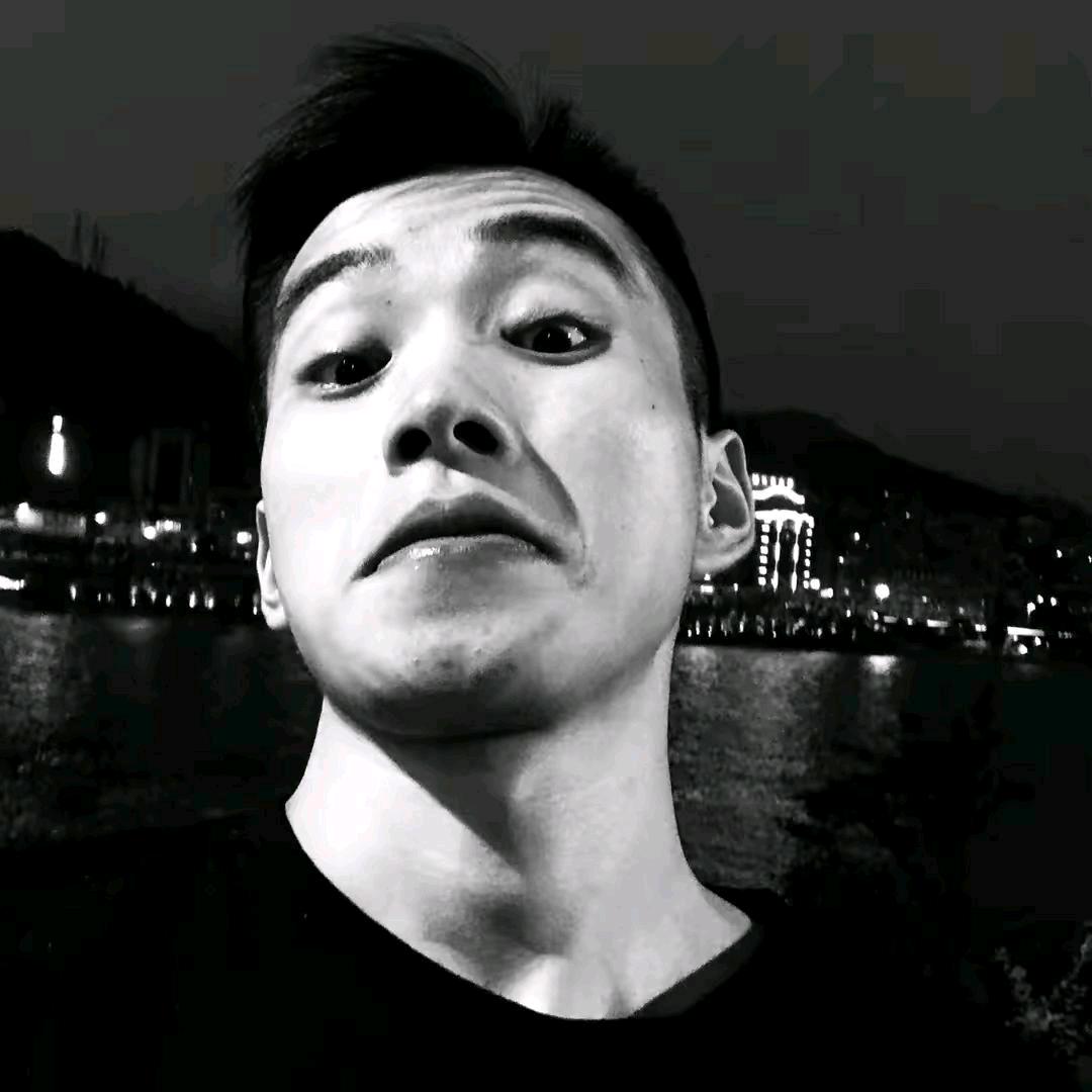 龘