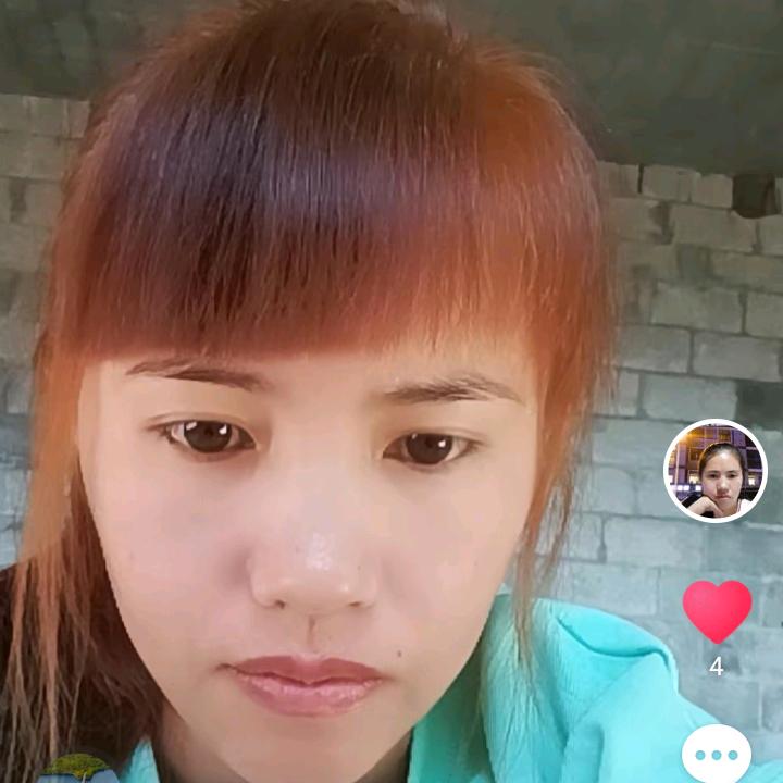 三个小孩的妈妈。