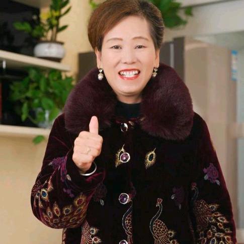 吉豪祥妈妈装
