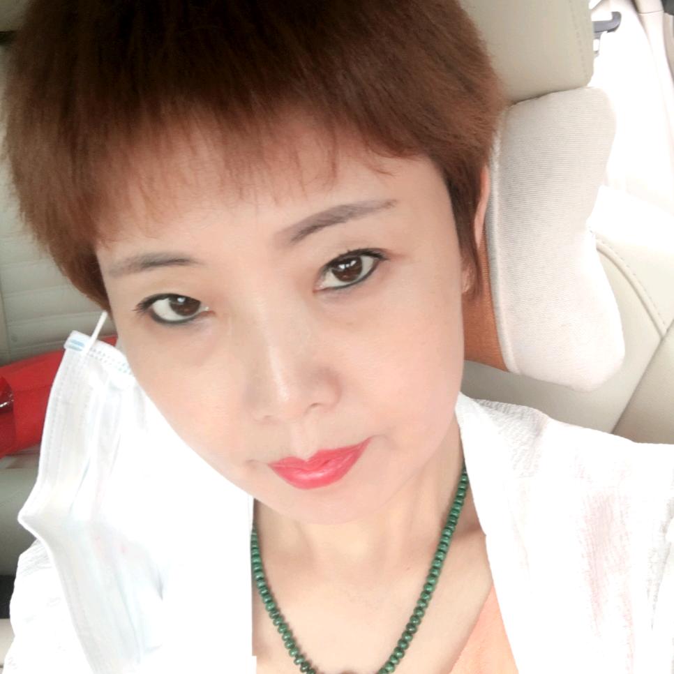 蓝嘴唇爱生活