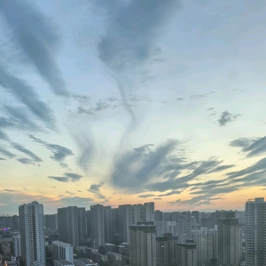 ￴ ￴ ￴ ￴ ￴咋了