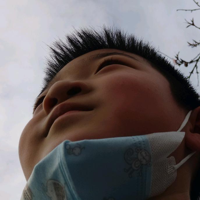 小宇(地铁逃生扶贫主播)