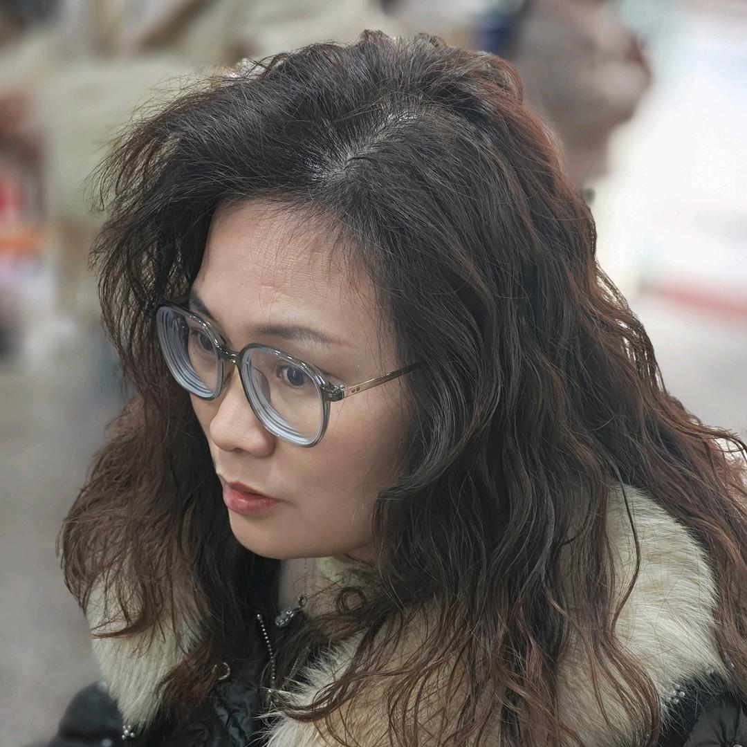美春—特色热烫，女发精剪，假发定制