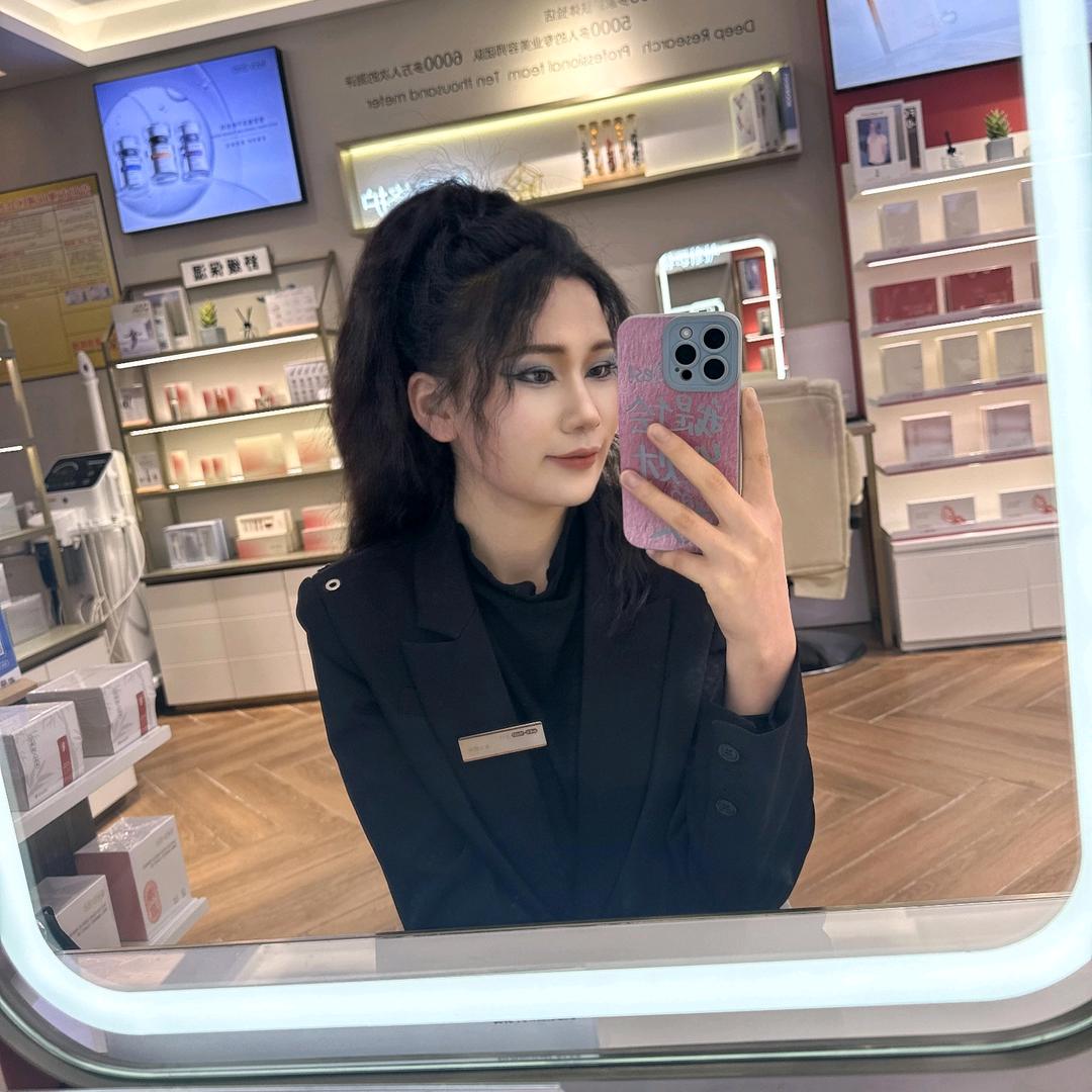小芸化妆师
