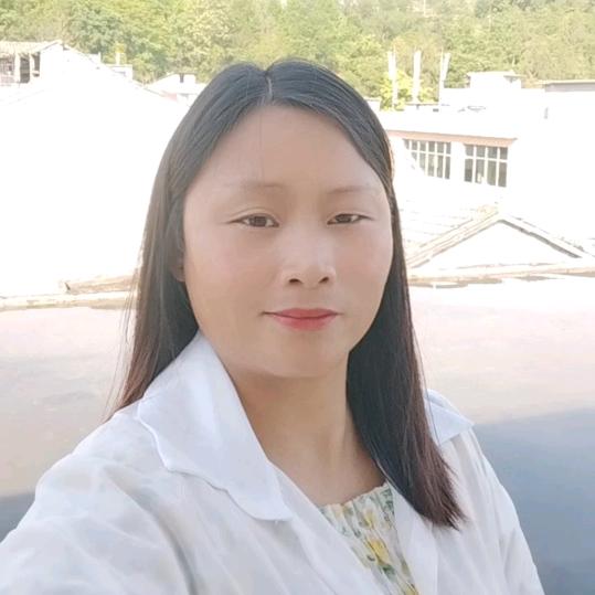 犯花痴的小花猫