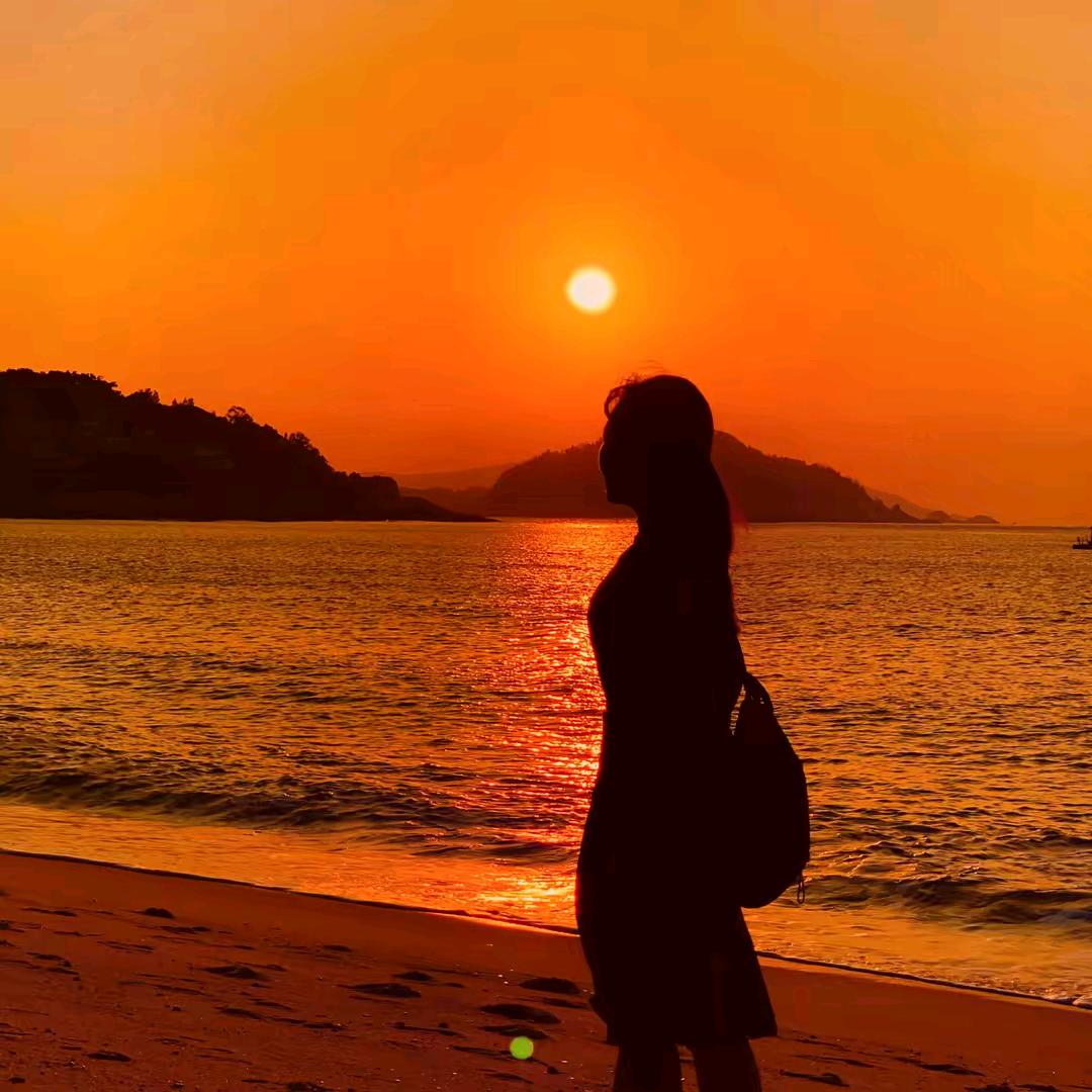 珊珊（下午5：18开播）