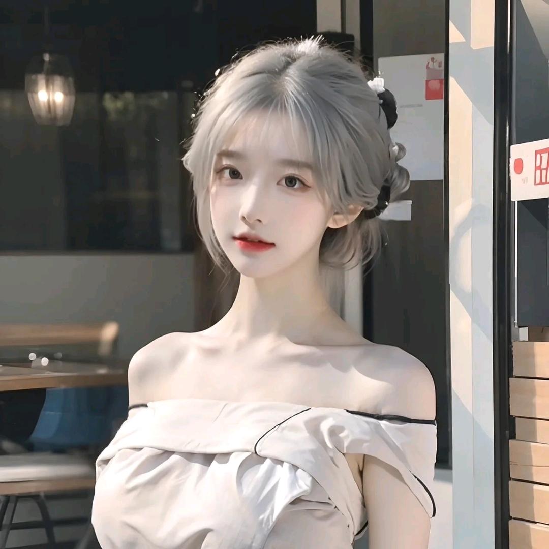 莹莹。