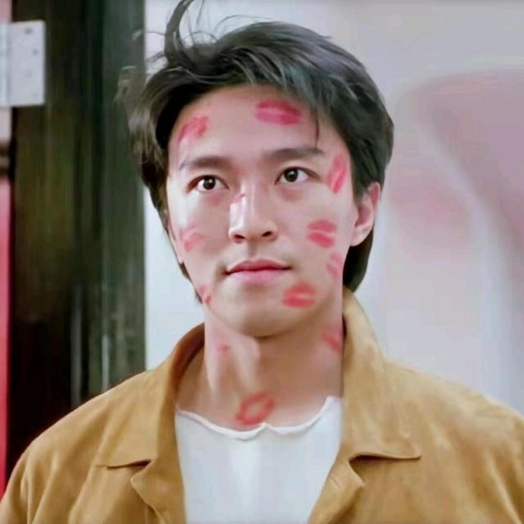 迈男.