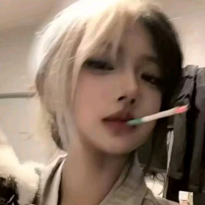 悲伤kitty猫.