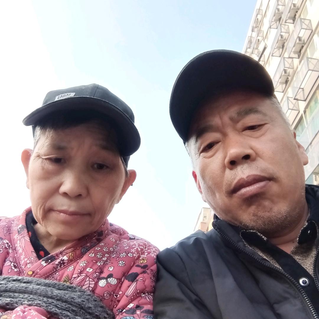 我和老伴在郑州