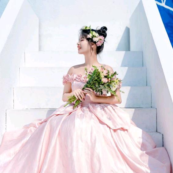 小炸毛家的小🐷🐷