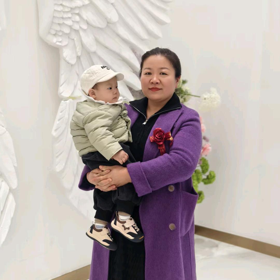 艳君（一品皇封地锅炖）