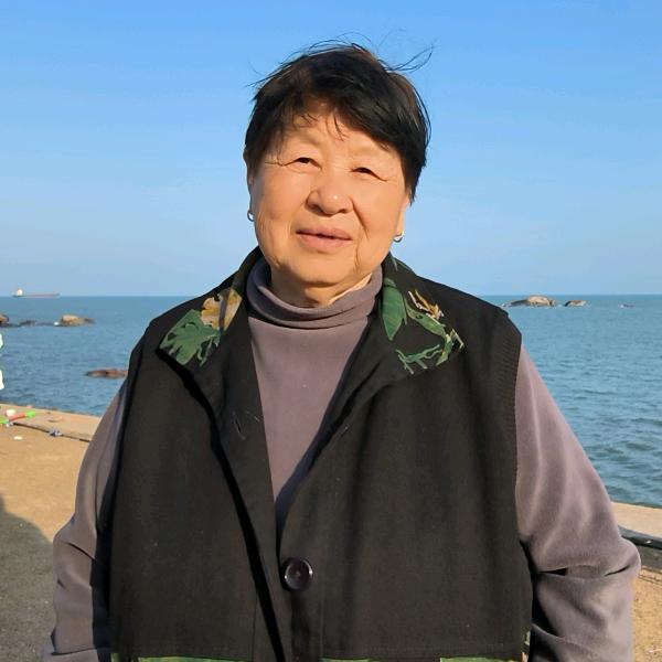 黄桦烨婆婆(赵)