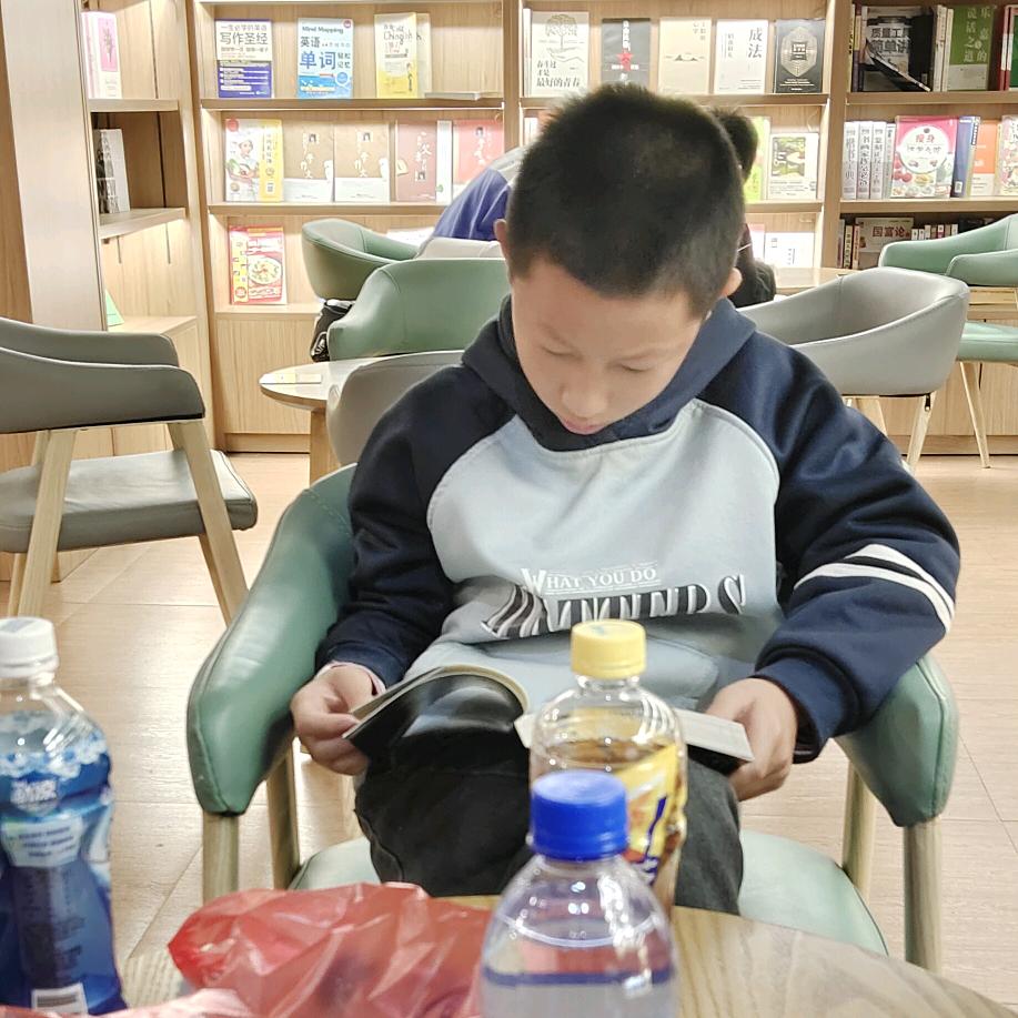 揭阳二手卡板托盘！上下铺铁床，五金供应