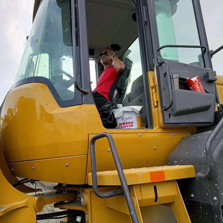 大坡铲车佬黎杰