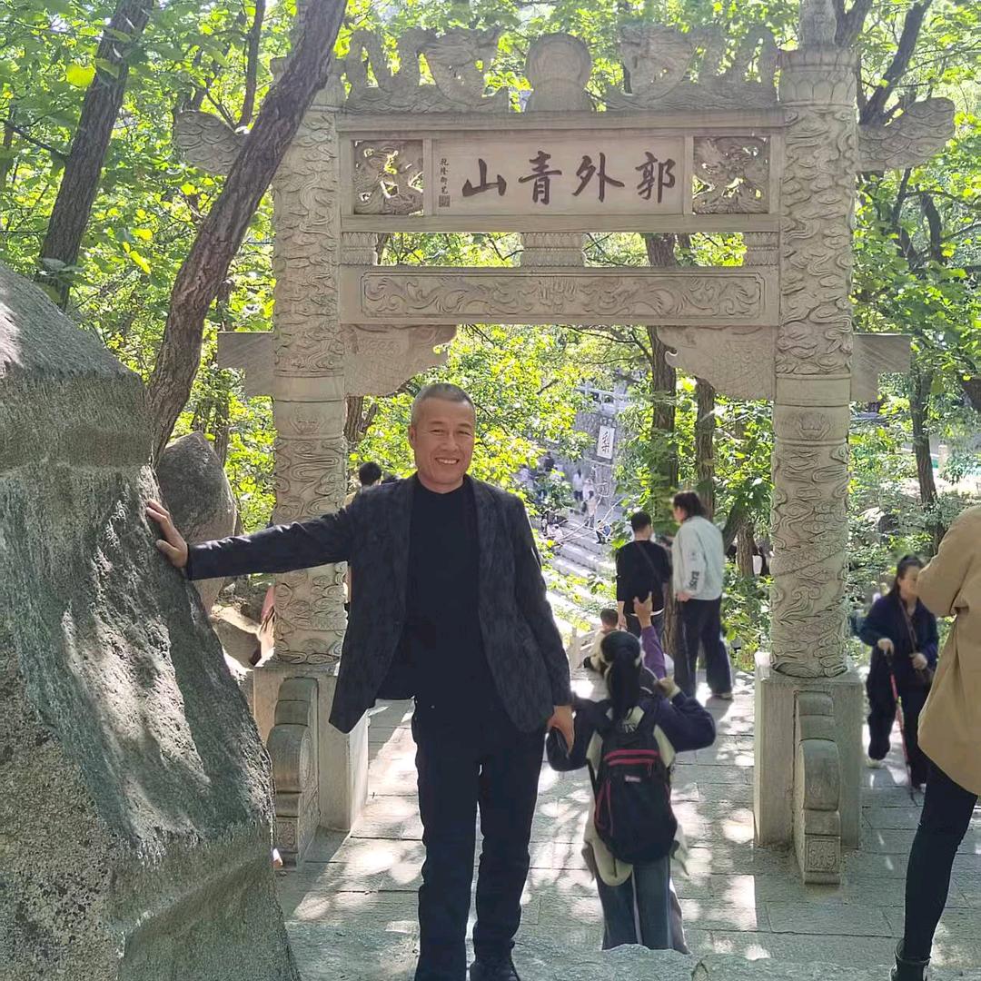 鼎龙金服-亮哥