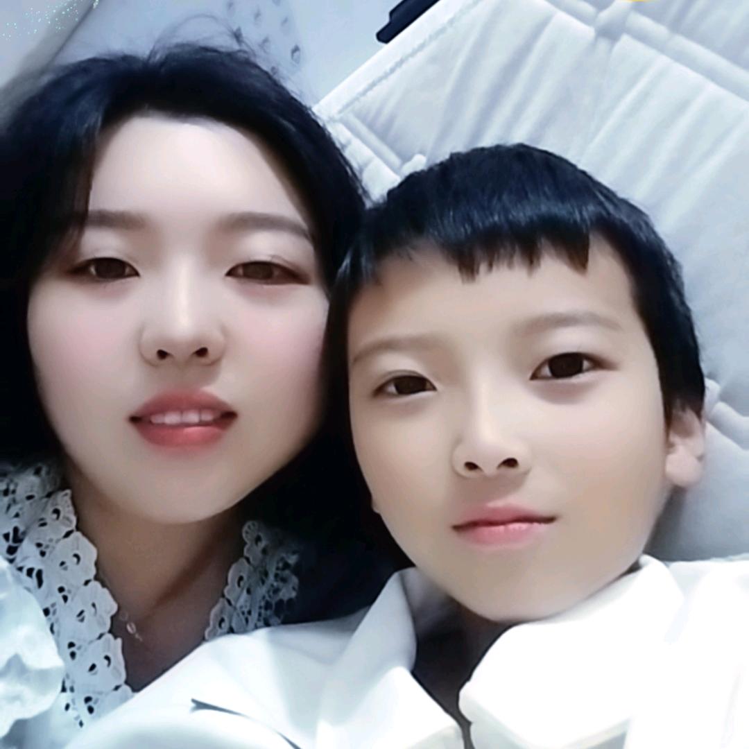 喜欢李(๑• . •๑)没道理