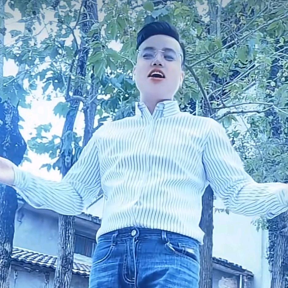 潇潇洒洒（李）