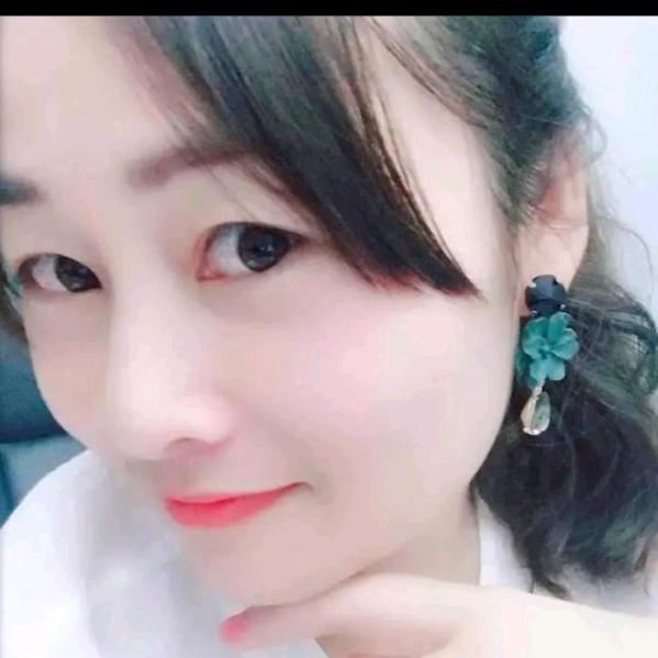 爱吃菜包的肉肉
