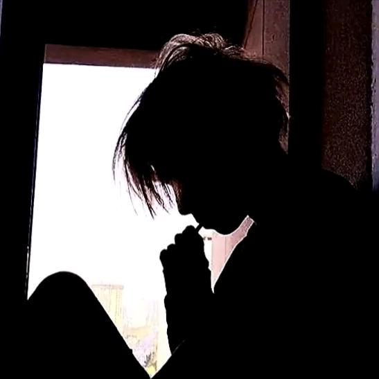 累了就去睡觉，醒了继续微笑。