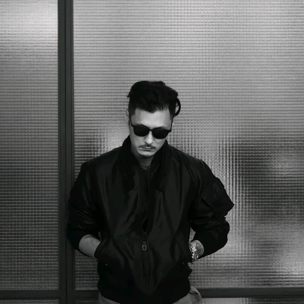 嘉洛