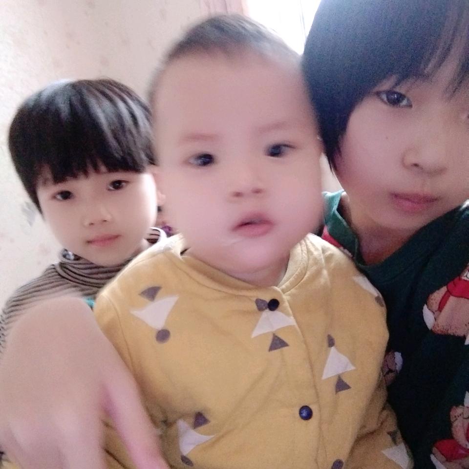 幸福欢乐一家人