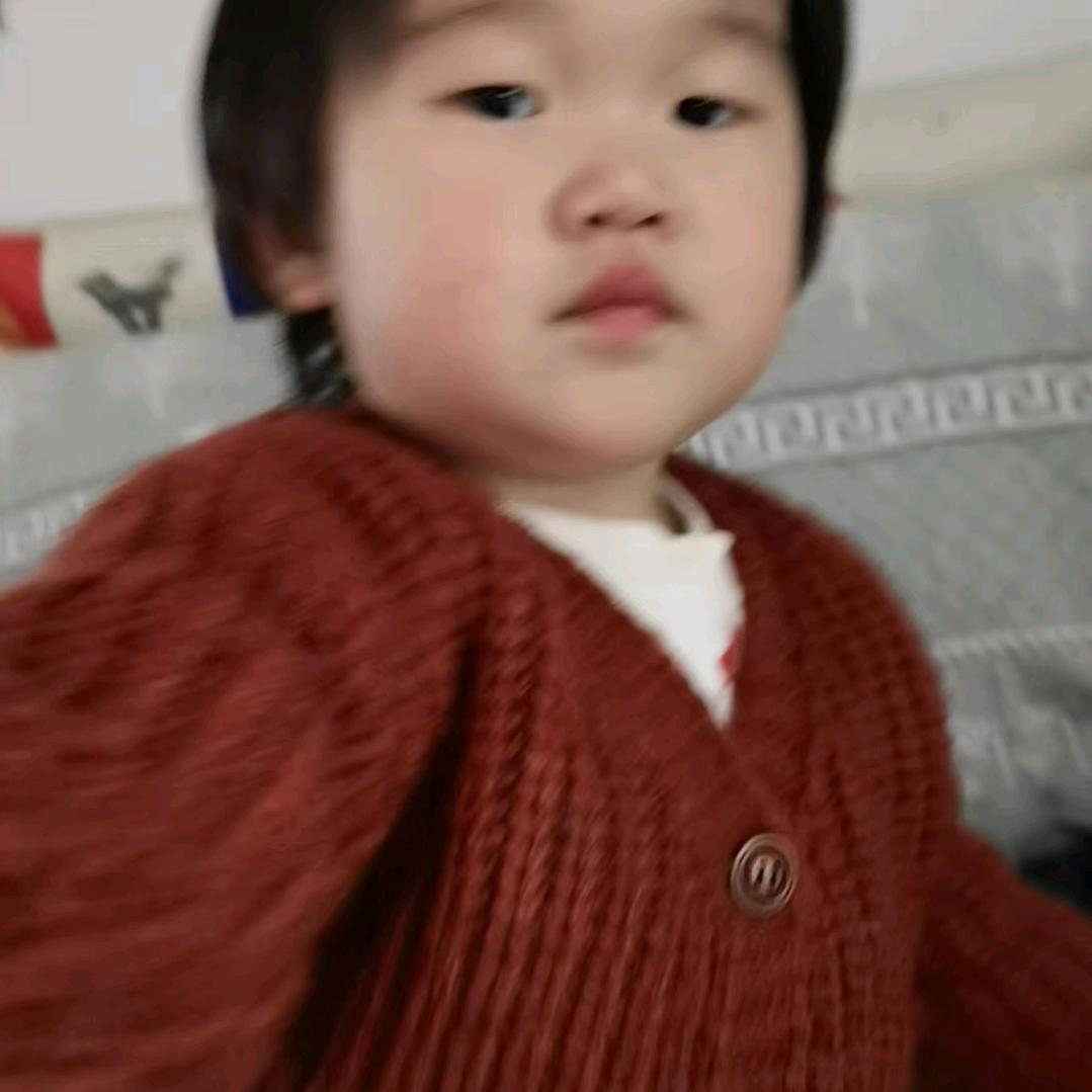 九月奶奶：秀：希望你健康快乐成长