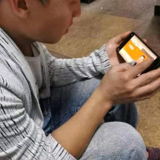 笑笑就好了