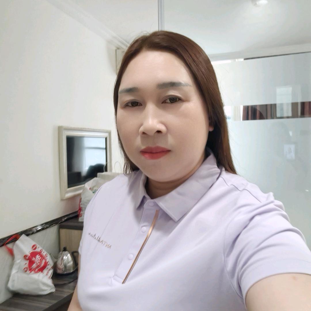 置雨中玫瑰
